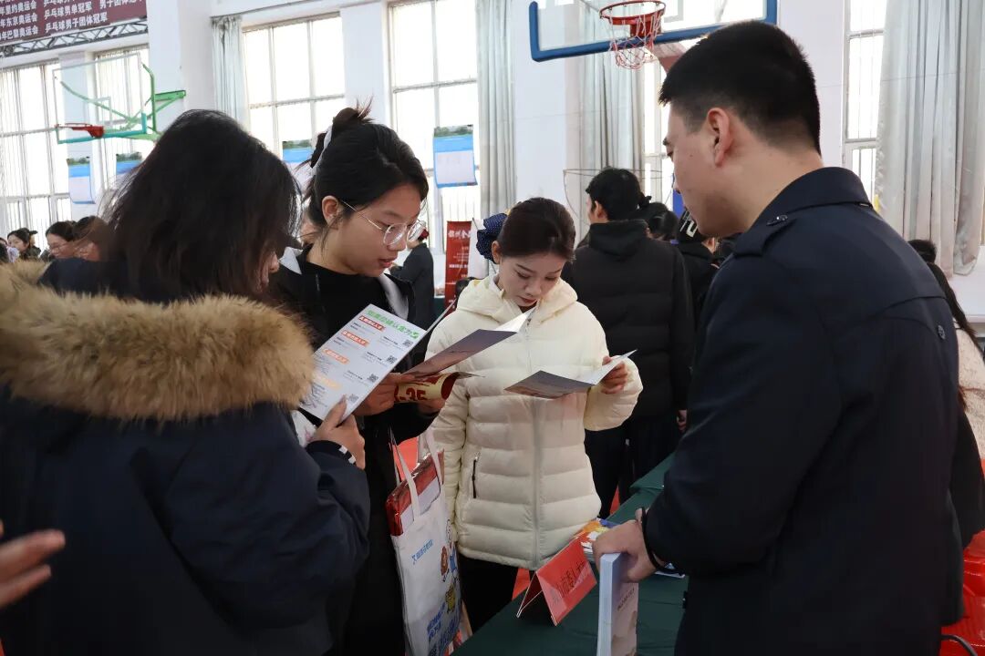 70e047c63d3641a9a9ad6638e7c77895.jpg 70e047c63d3641a9a9ad6638e7c77895.jpg